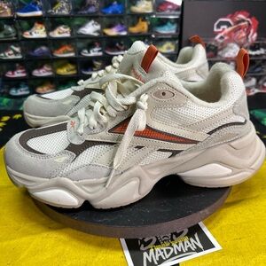 Reebok Charge Athletic Shoes Size 8M